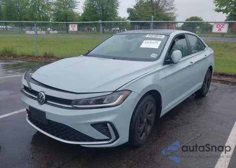 2025 Volkswagen Jetta 1.5T Se from USA, damaged, VIN 3VW7X7BU5SM048741